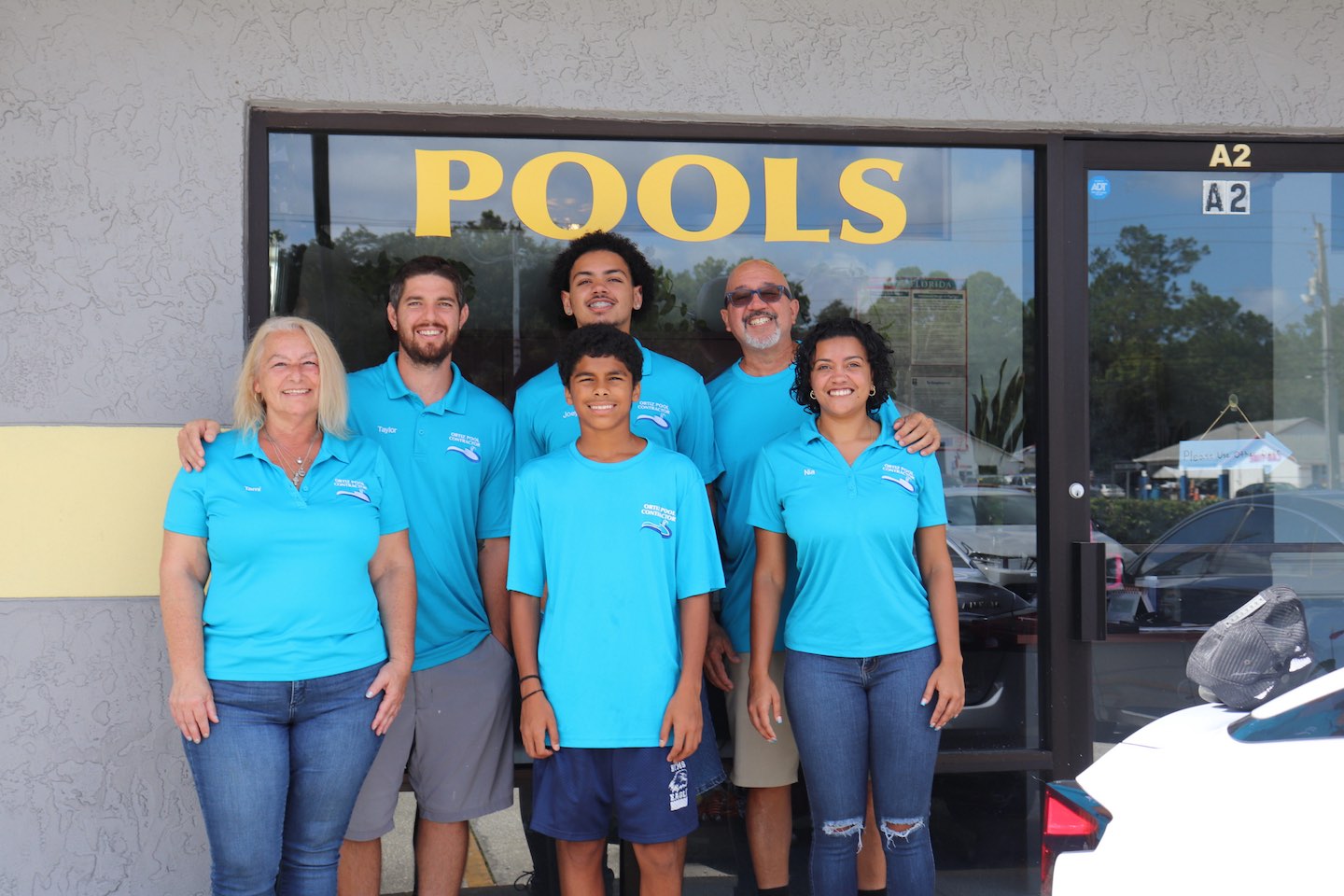 Ortiz Pool Contractor Team 000